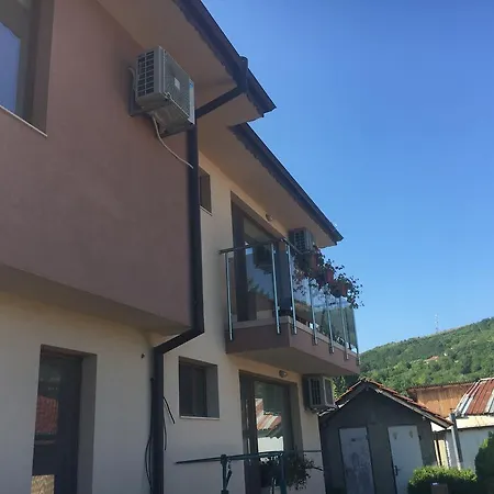 Presiqna Vendégház *